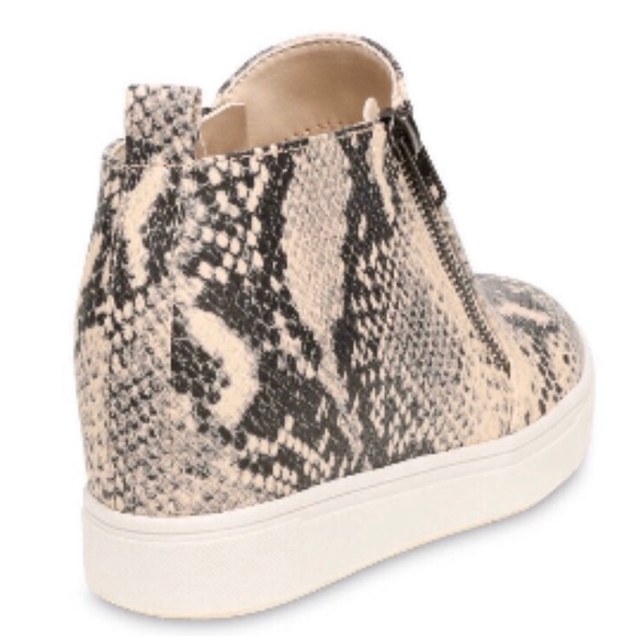 Wedges New with tags - Picture 2 of 15